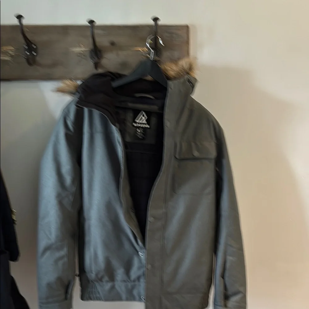 Men's Gray Ski & Snowboard Jacket with Fur Trim - Picture 3 of 3